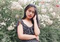 Kepoin 5 Cara Anak Alya Rohali, Namira Adjani Tampil Keren Pakai Sneakers Putih!