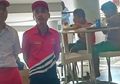 Viral! Dua Pegawai KFC Layani Dua Anak Berpakaian Lusuh Tanpa Alas Kaki di Gorontalo