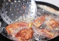 Cara Menjernihkan Minyak Goreng Bekas Ternyata Mudah, Pakai 3 Bahan Ini