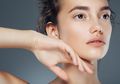 Andalkan Air Suci, Perawatan Glass Skin Facial Jadi Solusi Bagi Kulit Kering