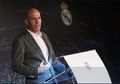 Gaya Pakaian Zinedine Zidane Dikritik Habis-habisan saat Kembali ke Real Madrid