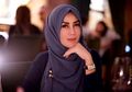 Gaya Kece Mama Amy Qanita Mertua Nagita Slavina saat nonton Konser Westlife