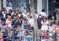 10 Kelakuan Ekstrem Sasaeng Fans, Penggemar K-Pop Garis Keras yang Tak Segan Kirim Surat Berdarah dan Meracuni Idolanya