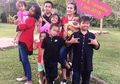 Ini Baru Super Mom! Usia 30 Sudah Punya 8 Anak dan Tetap Berjualan Jamu