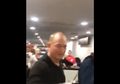 Habis Ditimpuk Telur, Fraser Anning yang Menyudutkan Imigran Muslim dalam Penembakan Masjid Selandia Baru Dicaci Maki Orang di Bandara