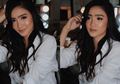 6 Cara Febby Rastanty Tampil Modis dengan Kemeja Putih. Wajib Lihat!