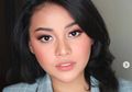 Unggah Foto Berhijab dengan Sang Bunda, Penampilan Aurel Banjir Pujian