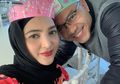 Sebelum Pesta Di Atas Kapal, Ashanty Rayakan Ulang Tahun Anang dengan Makan Daging Mentah