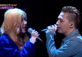 Duet Bareng Fans, 5 Penampilan Idol Kpop Ini Bikin Merinding!