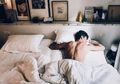 Kalo Nggak Mau Rusak, Lepas Dulu Celana Dalam Lo Jelang Tidur Malam!