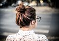 Hanya #5MenitAja, Tanpa Ribet Moms Bisa Tampil Kece Saat Bekerja dengan Gaya Rambut Ini