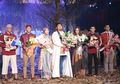 Ivan Gunawan Hadirkan Koleksi Busana Ramadhan yang Terinspirasi dari Musim Gugur di Fashion Show Bertajuk Nostalgia