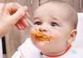 Sebenarnya Bolehkah Bayi Diberi Makanan Padat? Ini Jawaban Dokter Anak