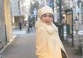 Jajan Angkringan Pinggir Jalan, Yuni Shara Tenteng Tas 200 Juta!