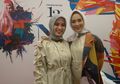 Tips Mix and Match Busana Hijab untuk Wanita Bertubuh Mungil ala Fashion Desainer Restu Anggraini