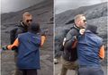 Dilarang Masuk Wilayah Terlarang Gunung Bromo, Turis Asing Ini Malah Lawan Petugas hingga Membantingnya