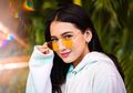 4 Cara Padu Padan Outfit Plaid Ala Dea Annisa Biar Gaya Makin Keren!