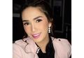 Ussy Sulistiawaty Pamer Bulu Ketiak, Ternyata Bisa Hilangkan Racun Tubuh!