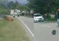 Viral Video Cowok Bakar Motor Miliknya karena Menolak Ditilang Polisi