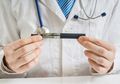 Studi: Pengguna Rokok Elektronik Hadapi Risiko Serangan Jantung