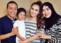Pamer Disuapi Sang Ayah, Warganet Salah Fokus Lihat Benda Tak Senonoh Di Koper Ayu Ting Ting