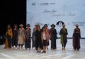 Indonesia Fashion Week 2019: PURANA Tampilkan Koleksi Busana Wanita Unik Berbalut Sarung