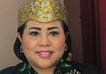 Bercucuran Air Mata, Nunung Kenang Masa Lalunya Jadi Tulang Punggung Keluarga: Sudah Takdir Allah