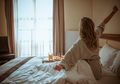Jaga Kesegaran dan Kesehatan Kulit, Lakukan 5 Kebiasaan Pagi Ini Moms!
