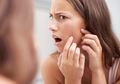 Awas, Ini yang Terjadi Jika Malas Bersihkan Makeup Waterproof sebelum Tidur