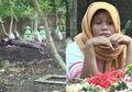 Putrinya Tewas Jadi Korban Tabrak Lari, Ibu di Demak yang Tidur di Kuburan Ungkapkan Rindu dan Berdoa untuk Pelaku