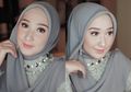 Tips Menambahkan Aksesori untuk Busana Hijab Agar Lebih Modis dan Kekinian ala Dian Pelangi