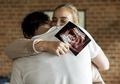Peneliti Ungkap Menelan Sperma Mengurangi Potensi Keguguran pada Ibu Hamil