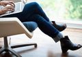 Ini 6 Mitos Seputar Varises, Benarkah Menyilangkan Kaki Sebabkan Varises?