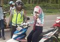 Lagi Asik Rayakan Selebrasi Sehabis UNBK, Ratusan Siswa Kocar Kacir Setelah Diciduk Polisi
