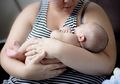 Bayi Sering Gumoh, Wajarkah? Cari Tahu Penyebabnya Moms!