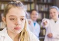 Pertolongan Pertama untuk Moms Ketika Tahu Si Kecil Melakukan Bullying