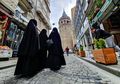 Diari Perjalanan: Ragam Kisah Visual nan Menawan dari Menara Galata