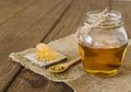 Rutin Minum Satu Sendok Madu Sebelum Tidur, Rasakan Manfaat Ini Pada Tubuh
