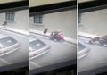Kamera CCTV Rekam Seorang Perempuan Terseret Beberapa Meter Setelah Tasnya Dirampas Pencuri Bermotor