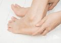 Rawat Kulit Kaki dengan Lulur Alami dari Bahan Rumahan Ini Moms!