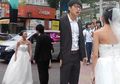 Iseng Dandan Jadi Wanita Tua Saat Akan Foto Prewedding, Wanita Ini Ditinggal Calon Suaminya di Jalan