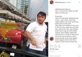 (Video) Tak Dapat Menyalip, Pengemudi Ini Marah-marah Hingga Siram Air dan Injak-Injak Mobil Lain