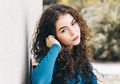Ingin Mengeriting Rambut? Cek Dulu Fakta Perawatannya, Moms