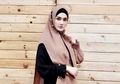 Sendirian Datang ke TPS Tanpa Al dan Dul, Begini Penampilan Mulan Jameela dalam Balutan Gamis