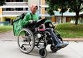 Salut, Meski Pakai Kursi Roda, Penyandang Disabilitas Ini Tetap Semangat Antarkan Pesanan Grab Food