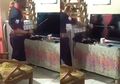 Tak Percaya Prabowo Kalah di Quick Count Pemilu 2019, Pria Ini Babat Televisinya Pakai Golok : Jangan Percaya Deh Sama TV!