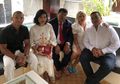 Hotman Paris Unggah Foto Bersama Keluarga, Istrinya Bawa Tas Limited Edition Seharga Rp63 Juta!