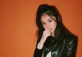 Super Cute! Aisyah Aqilah Punya 5 Cara Tampil Manis dengan Rok Hitam!