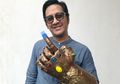 Tidak Hanya Berbalut Emas, Ruang Keluarga Andre Taulany Dihiasi dengan Api Bergoyang, Apa Gaya Interior yang Dipakainya?