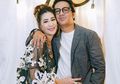 Penampilan Anggun Istri Andre Taulany saat Kondangan Pakai Kebaya Tenteng Tas Mungil Harga Fantastis